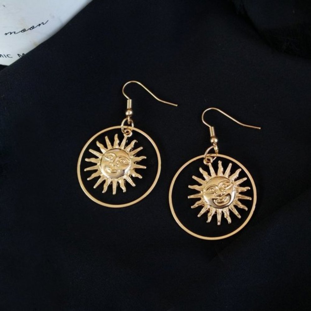 Bright Gold Shiny Sun Face Circle Earrings - Picture 6 of 12